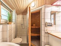 Ferienhaus mit Sauna im Ferienpark Mirow