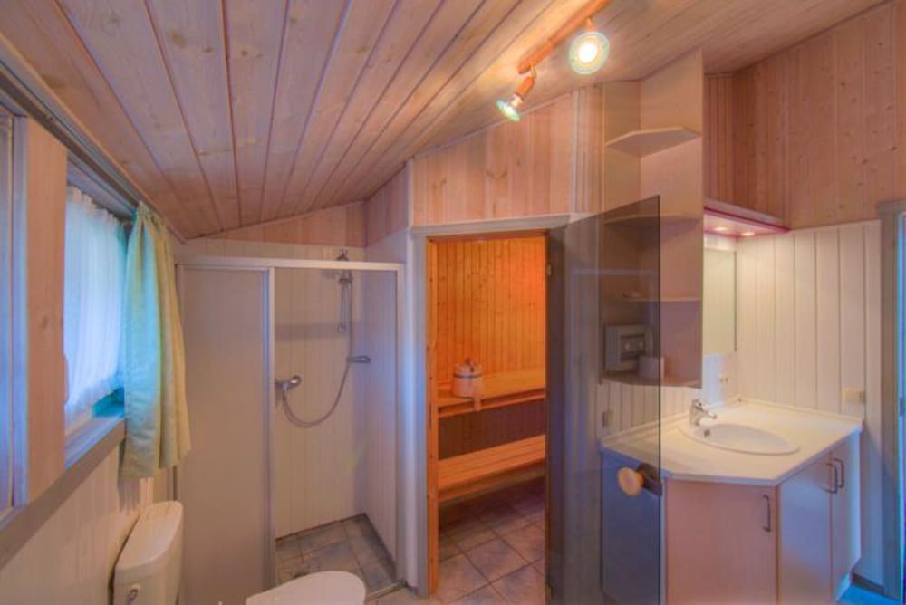 Ferienhaus mit Sauna im Ferienpark Mirow