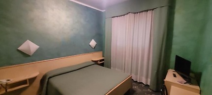 HOTEL PARADISO