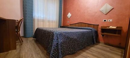 HOTEL PARADISO