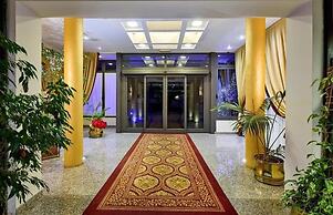 HOTEL PARADISO