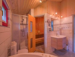 Ferienhaus mit Sauna im Ferienpark Mirow