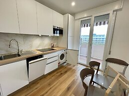 Renovated Apartment With Balcony