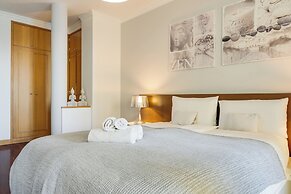 IVIS Home By HR Madeira