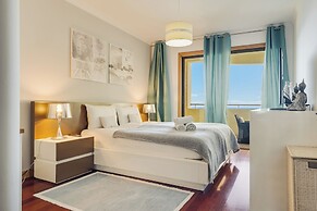 IVIS Home By HR Madeira