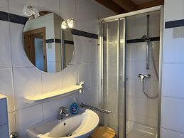 Ferienhaus mit Kaminofen in Burhave