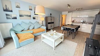 Spacious 3BR 2/5 BA Near Diamond District by Oneluxstay
