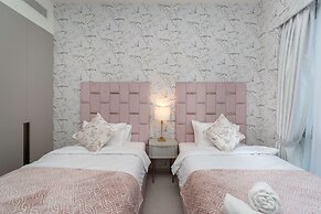 One Lux Stay Grande Signature Residences