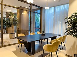 One Lux Stay Grande Signature Residences