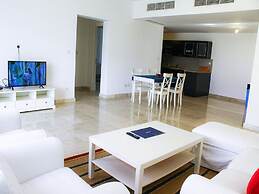 Spacious Apartment Retreat
