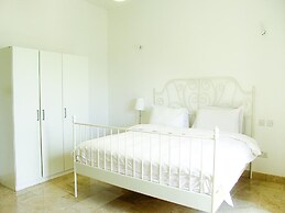 Spacious Apartment Retreat