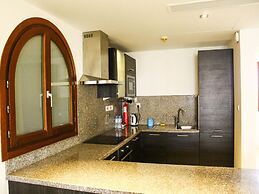Coastal 2-bedroom Getaway