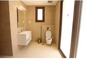 Peaceful 2-bedroom Pool Escape