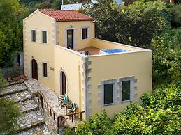 Villa Erontas Mini Pool and Heated Jacuzzi