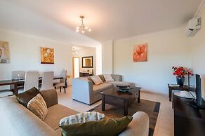 Balaia Residence 2 Bedroom Penthouse With Pool