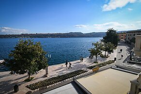 Romantic Benaco Sal - App 01