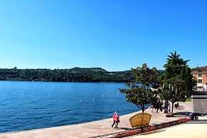 Romantic Benaco Sal - App 01