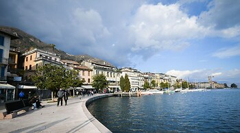 Romantic Benaco Sal - App 02