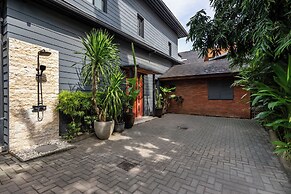 Bon Ton Villa By Betterplace
