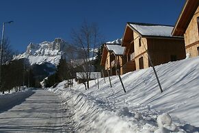 Chalet Retreat Near Slopes