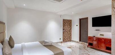 HOTEL CHUTNEYS
