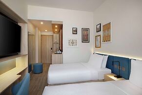 Hampton By Hilton Neom Community 2