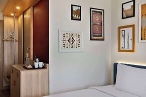 Hampton By Hilton Neom Community 2