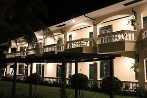 La Planta Hotel and Restaurant