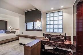 L'Avventura Suites