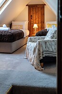 The Threshing Barn-Stunning 5 BD Retreat