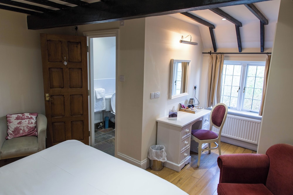 The Thatched Cottage Inn
