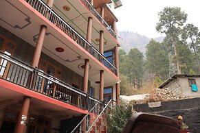 Chalo Challal Hotel & Cafe
