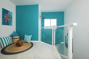 Blue-sky penthouse
