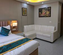 Shri Sadhana Inn