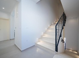 Luxury Villa Navis
