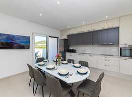 Luxury Villa Navis