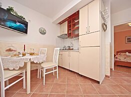 Seafront Apartments Deveron