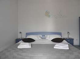 Dugi Rat Seaside Apartments