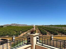 6 Guests - 3BR - Private Pool - Mountain Views