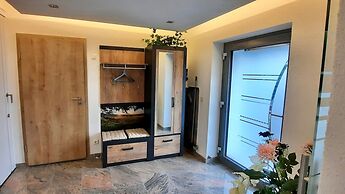 Peaceful Couples' Getaway
