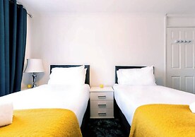 Reading - 3-bed House - Sleeps 6 - Garden - Wifi