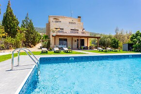 Villa Beach Heaven in Pomos