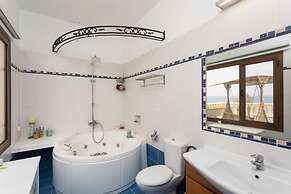 Villa Beach Heaven in Pomos