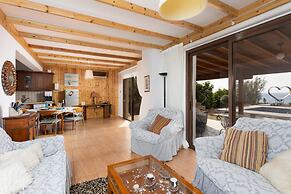 Villa Beach Heaven in Pomos