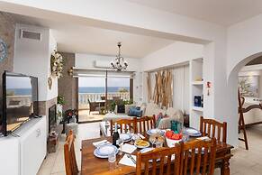 Villa Beach Heaven in Pomos
