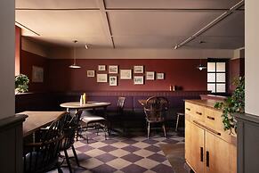 THE  HIDE