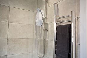 2br-central-15minwalktobeach-freeparking-wifi