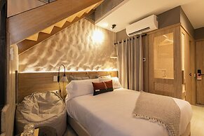 Landmark Hotel