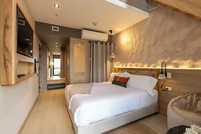 Landmark Hotel