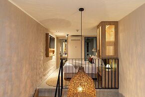 Landmark Hotel